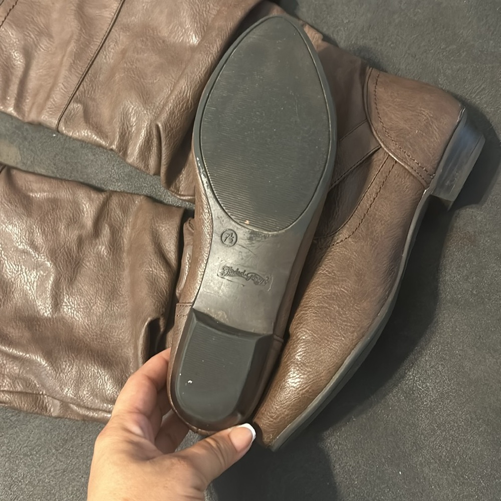 Boots - Picture 3 of 3